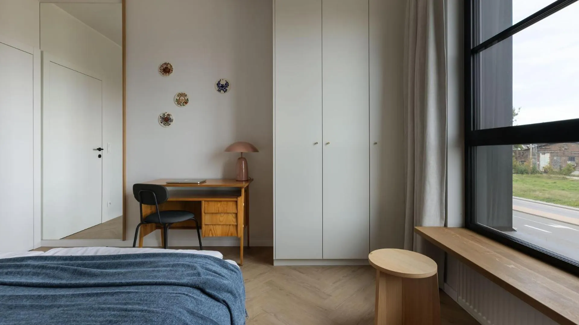 Solidarnosc Three Bedrooms & Garden Apartment グダニスク