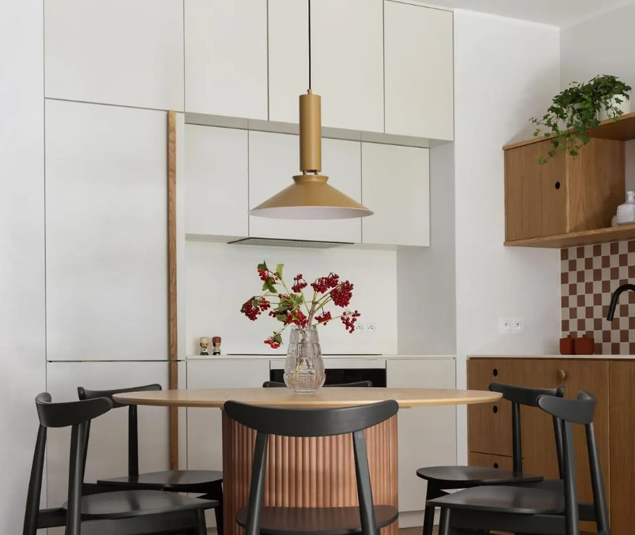 Solidarnosc Three Bedrooms & Garden Apartment グダニスク