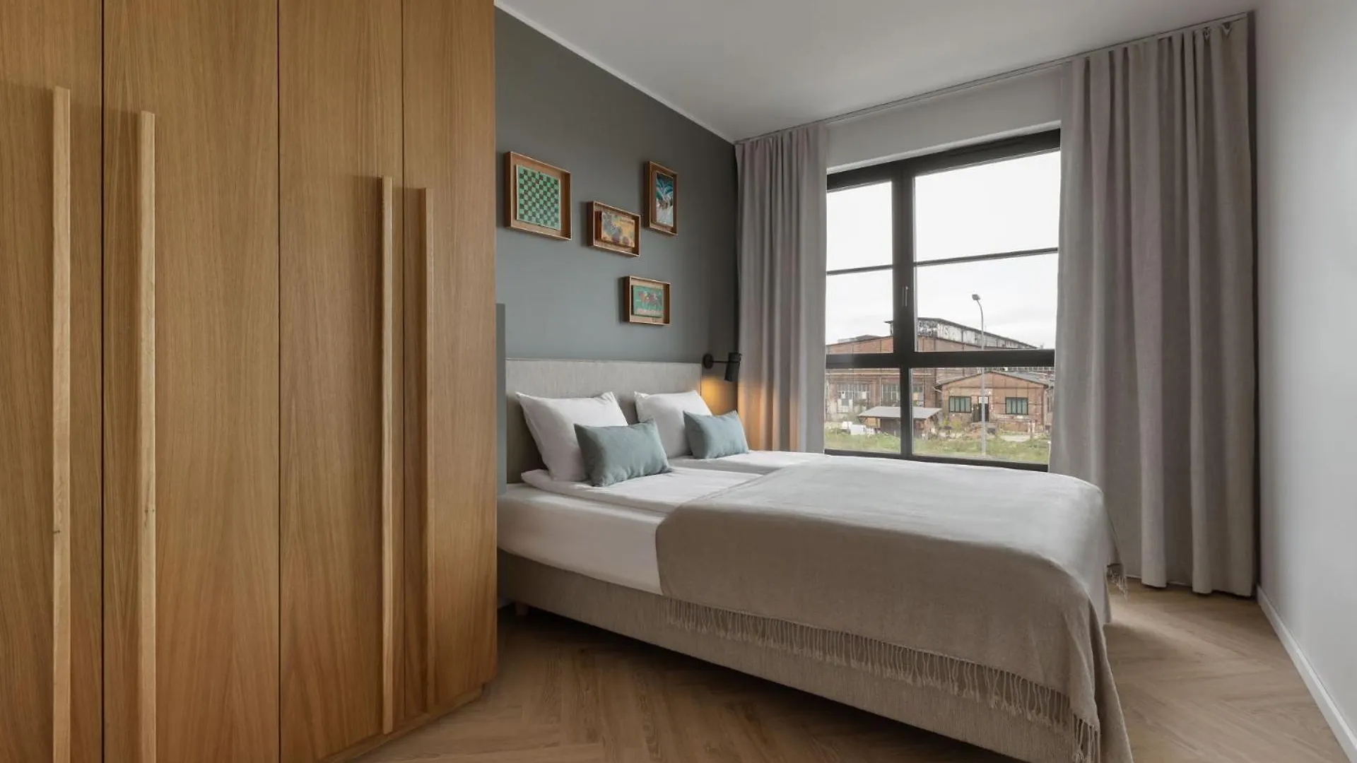 Solidarnosc Three Bedrooms & Garden Apartment グダニスク 0*,  ポーランド
